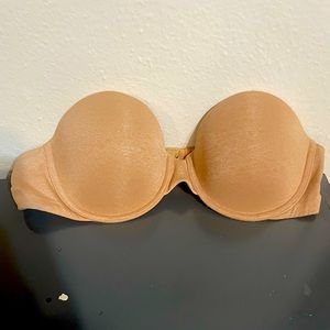 Victoria’s Secret nude strapless bra 36B